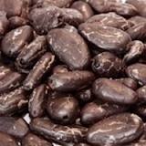 Цены на какао-бобы взлетели до максимума за почти три года