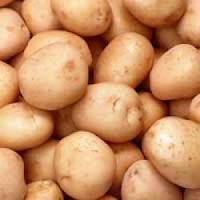 Украинцам советуют запасаться крупами и картошкой